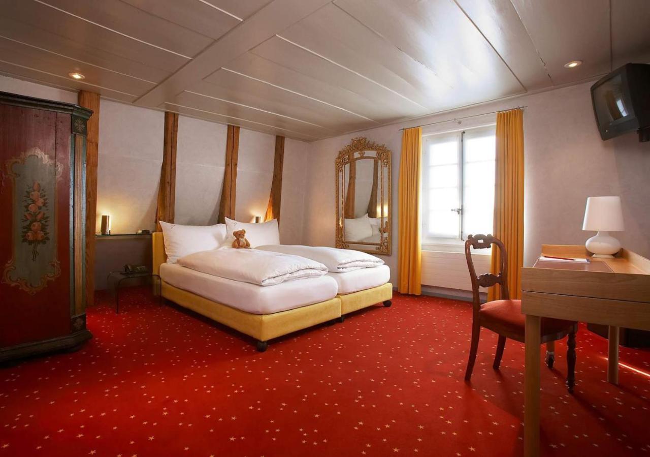 Romantik Hotel De L'Ours Sugiez Exteriör bild