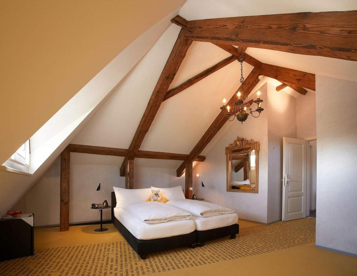 Romantik Hotel De L'Ours Sugiez Exteriör bild
