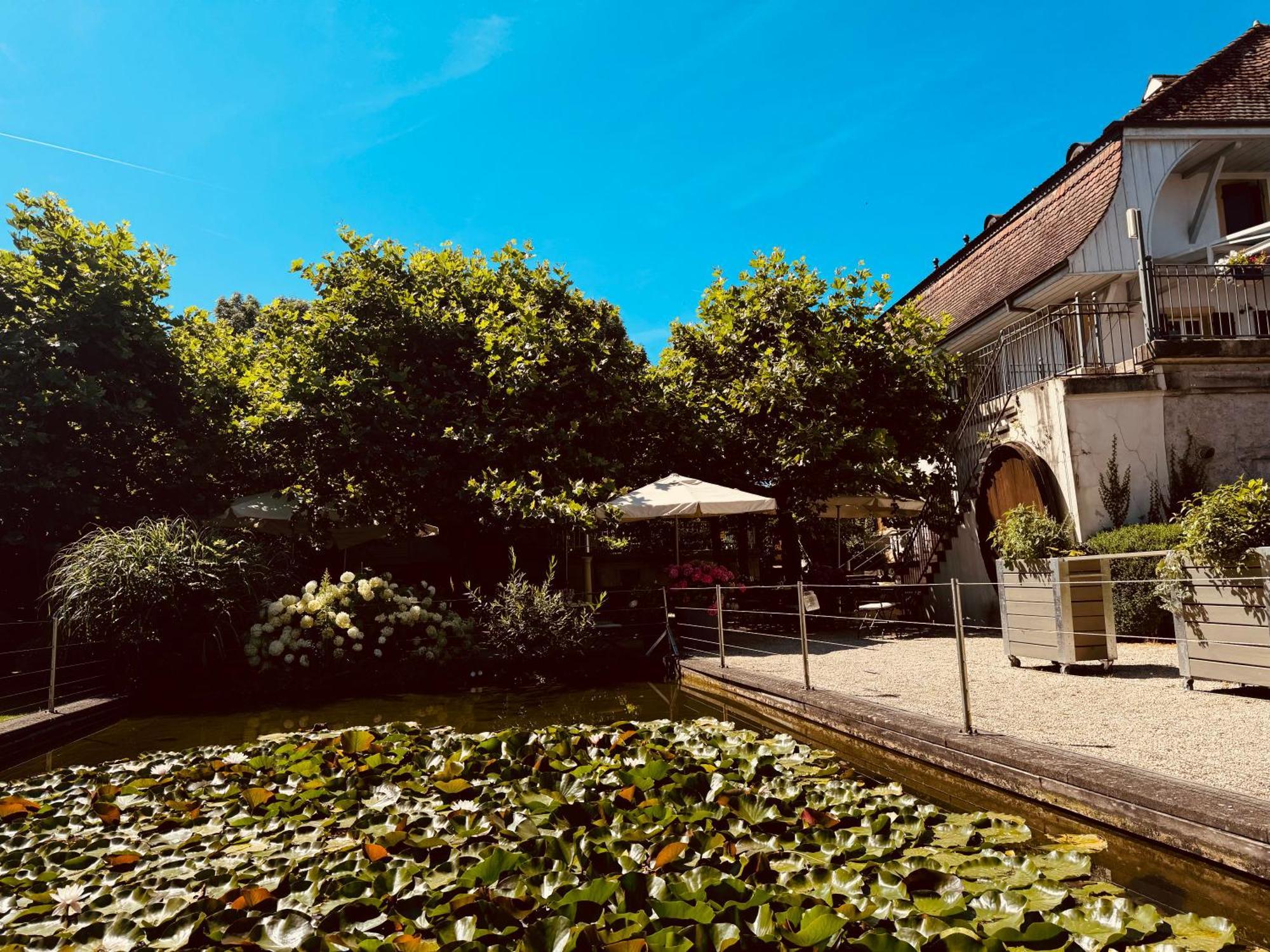 Romantik Hotel De L'Ours Sugiez Exteriör bild